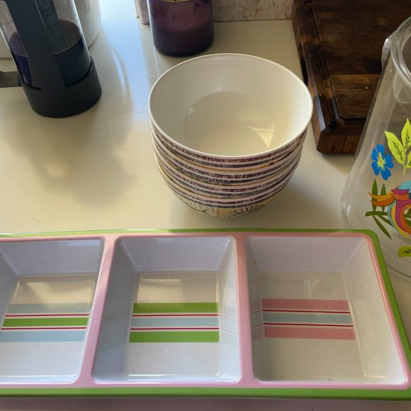 Plastic Bowls, Ice Bucket, Food Tray, Tupperware Bowls and Snack Containers Set - Picture 4 of 11